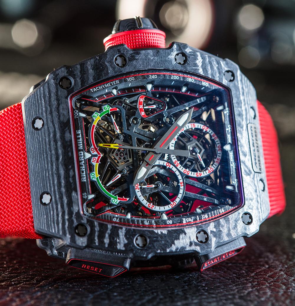 RICHARD MILLE以「輕」聞名，今年這款RM 50-03首創將石墨烯材質用在手錶上，全錶不過40克、機芯僅有7克，還是一款非常複雜的雙追針計時陀飛輪腕錶。