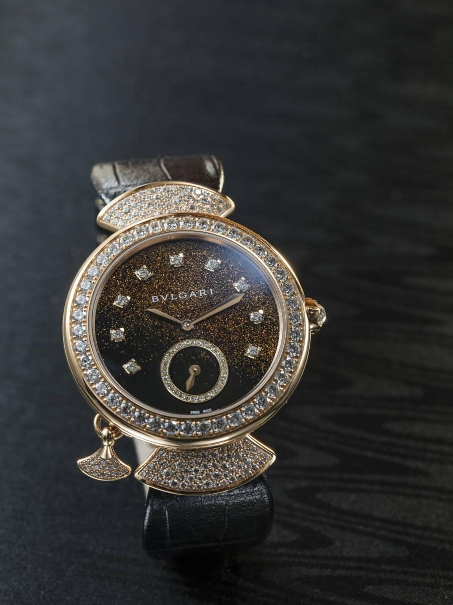 寶格麗Diva Finissima Minute Repeater珠寶三問錶，將世界最薄的超薄三問機芯，完美融入女性珠寶錶之中。把高複雜的三問報時功能，藏進珠寶錶的華麗之中，非常叫人驚豔。定價約台幣580萬元，全球限量10只。
