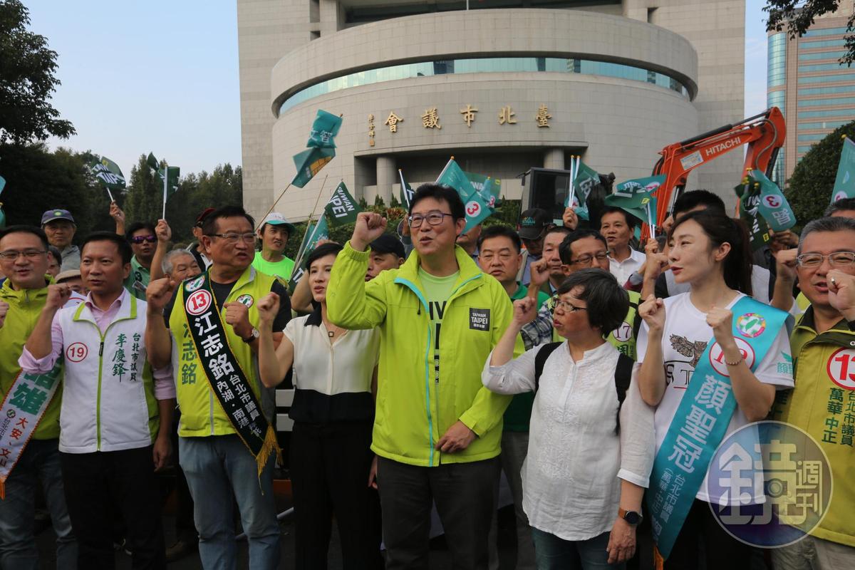Re: [新聞] 民進黨7立委選縣市長都不會辭職？林錫耀