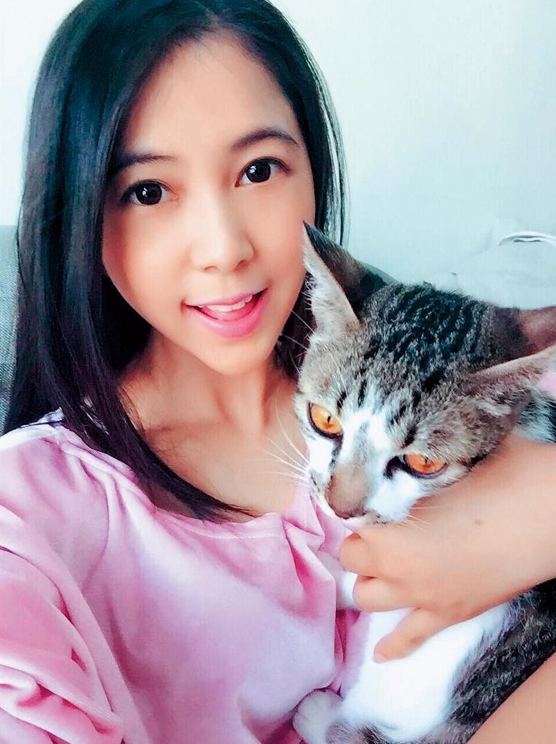 去年林宇輝投資Mini開設寵物精品旅館，讓喜歡小動物的她可以每天跟貓兒子一起上班。（翻攝自林米尼IG）