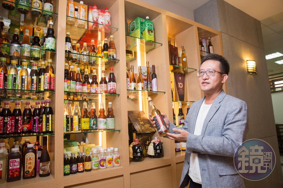 百家珍是台灣市占最高的健康醋飲公司，產品品項超過二十餘種。