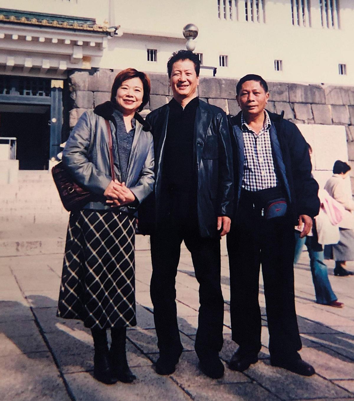 蘇文得夫妻與HA社長（中）合作近20年，也建立了友誼。（麒琳實業提供）