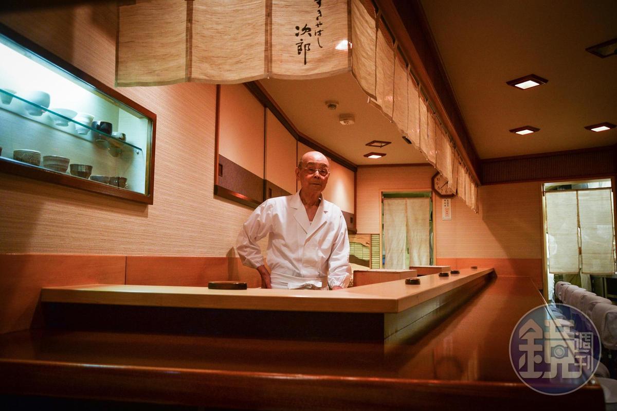 有「壽司之神」之稱的小野二郎，以其純粹極簡的壽司美學震撼東、西料理界。