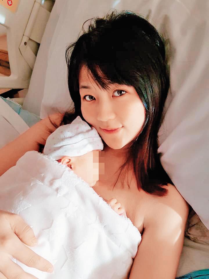 法官何星磊的妻子藍星沙（圖）是知名網紅，上週在美產女，何星磊疑以進修名義赴美陪伴。（翻攝臉書）