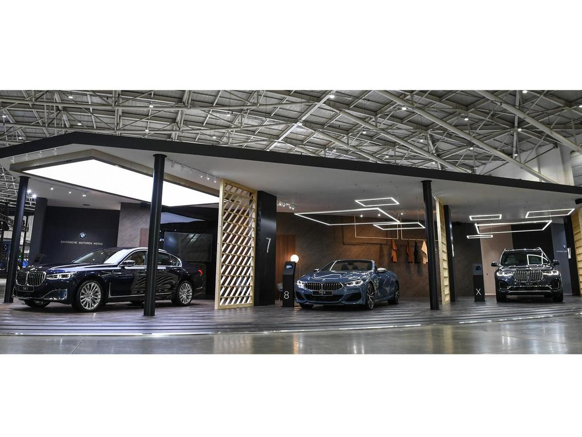 「BMW Luxury Class」展區透過獨立的展出空間營造尊貴不凡的感受，帶領消費者體驗BMW頂級旗艦車系獨有的奢華氛圍。 