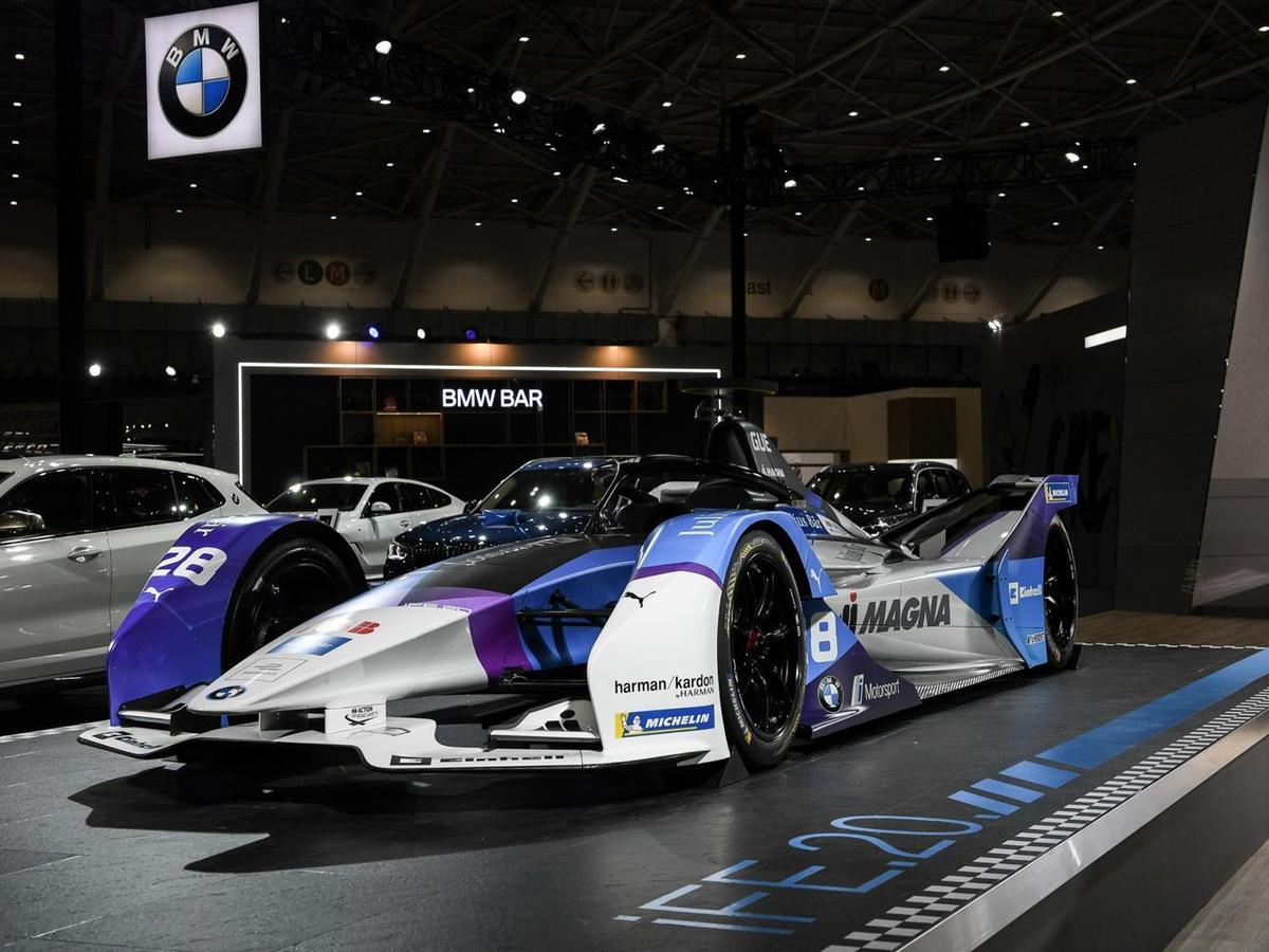 現役Formula E電動方程式賽車iFE.20前衛現身「2020新車大展」，展現BMW於電動車領域的優異成果。