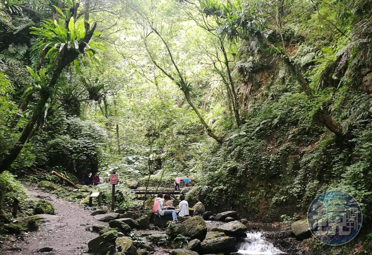 「林美石磐步道」中的U型峽谷，被形容為「宜蘭小太魯閣」。