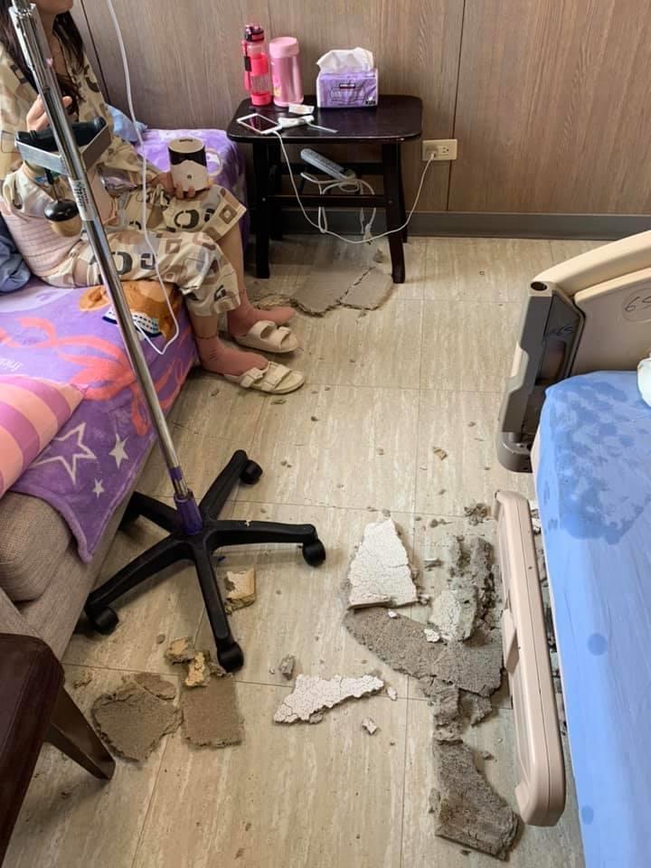 就連去醫院也遇到天花板坍塌。（翻攝自爆廢公社）
