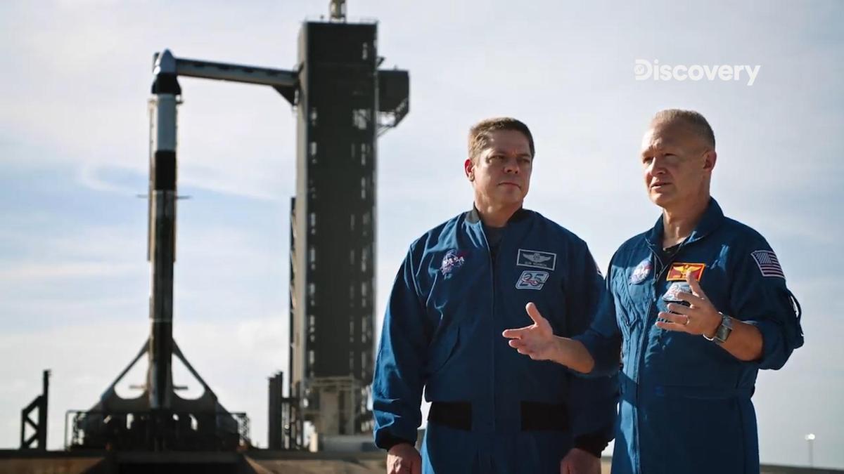 執行任務的兩位太空人鮑勃本肯（左）和道格赫利，在節目中亮相談論太空旅行的可能性。（Discovery頻道提供）