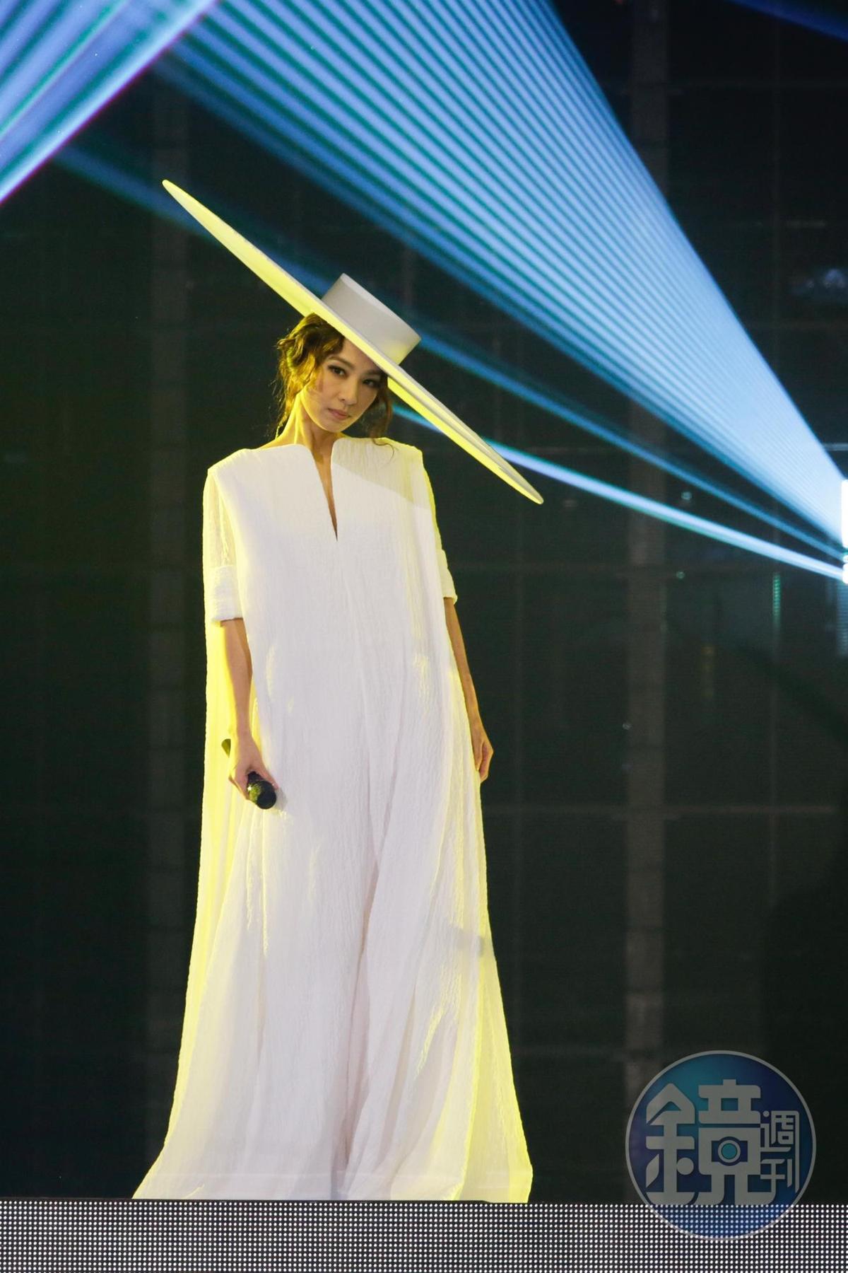 時隔4年，田馥甄推出新專輯《無人知曉》，也在演唱會上唱新歌。