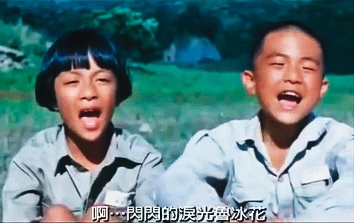 李淑楨（左）11歲演出電影《魯冰花》，當時更拿下金馬獎最佳女配角獎。