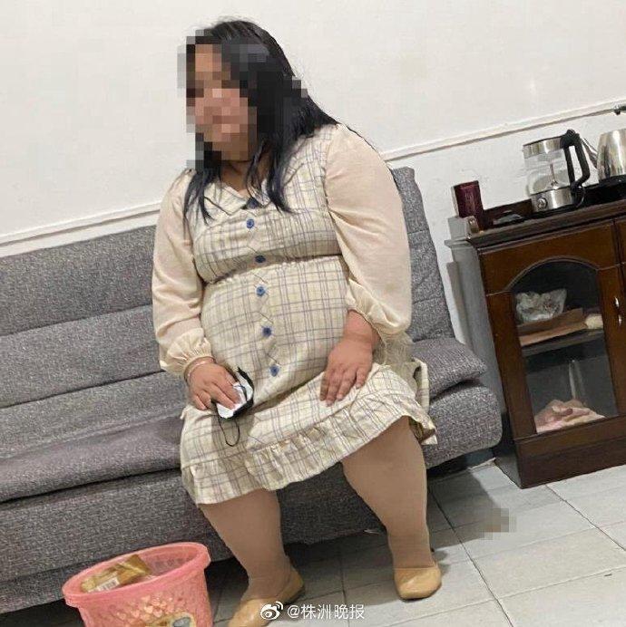 男子見到女友發現體重約100公斤，為女方花的錢還要不回來。（翻攝自株洲晚報微博）