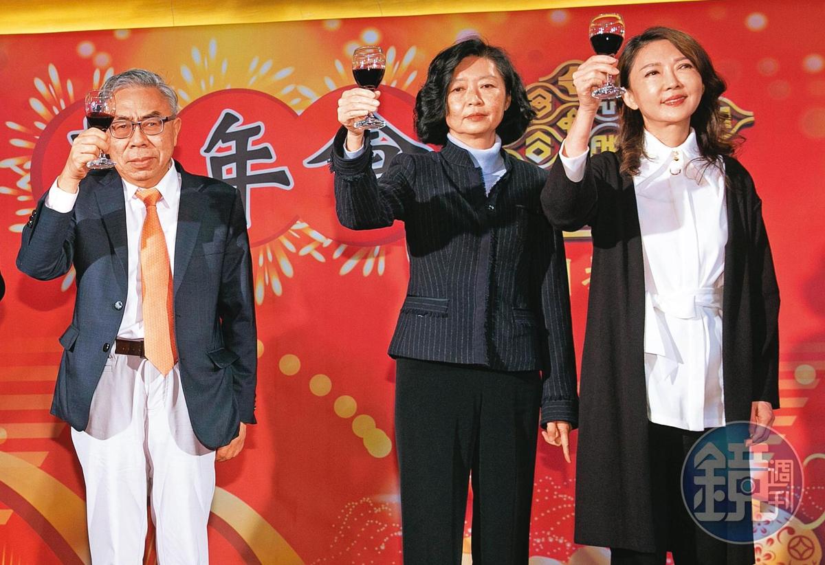 王文淵（左）與王瑞華（中）是目前台塑集團正副總裁，與王瑞瑜（右）聯手管理集團。