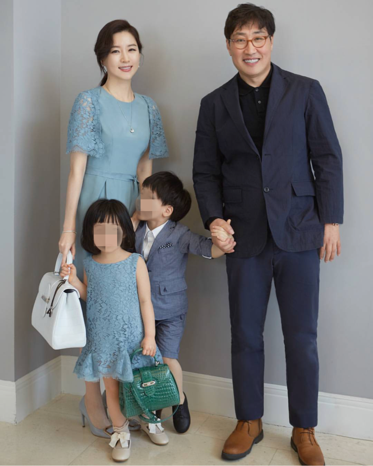 李英愛與富商老公鄭浩英在2009年結婚，婚後育有一對雙胞胎。（翻攝李英愛官方IG）