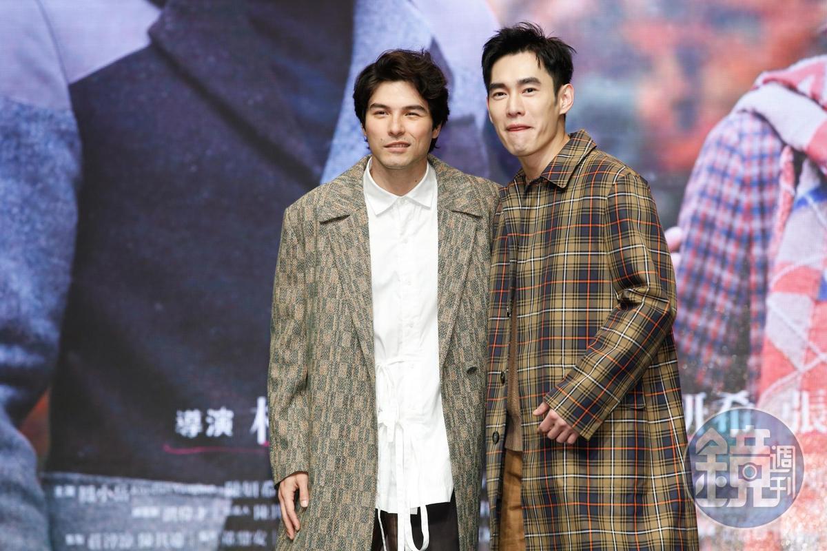 鳳小岳（左）忙著宣傳和陳妍希、張書豪（右）合作的新片《跟你老婆去旅行》。