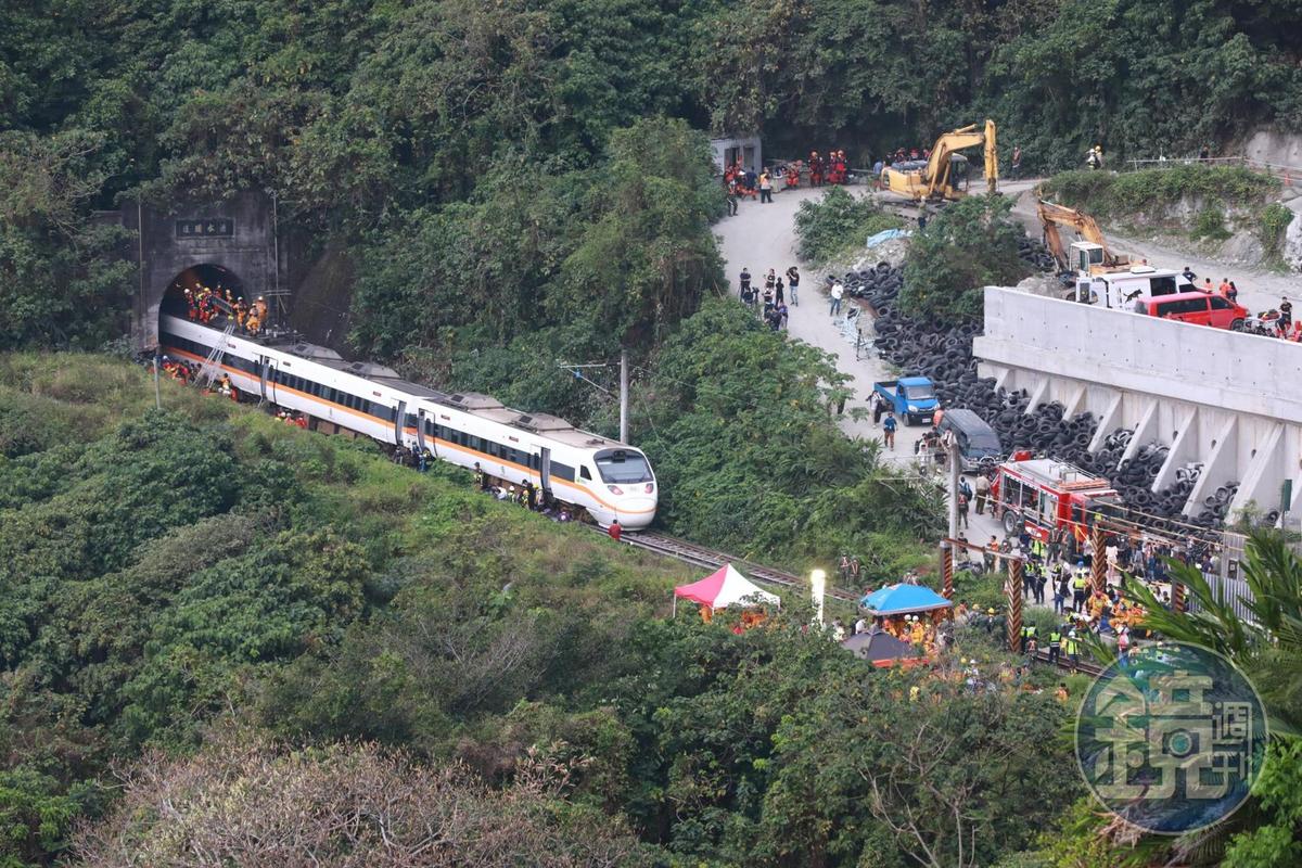 台鐵408車次太魯閣號昨（2日）發生出軌事故，目前已知釀50死、162人輕重傷。