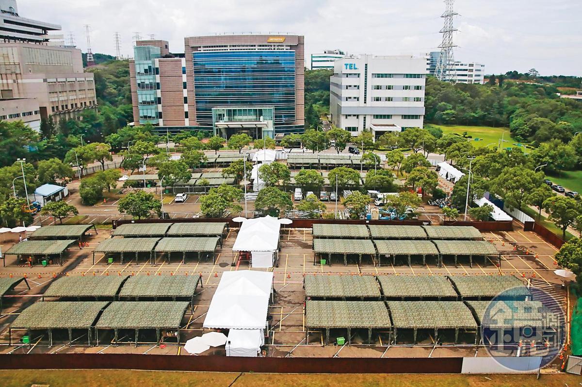  新竹科學園區專案篩檢站占地2,500坪，1天可篩檢1千人次。