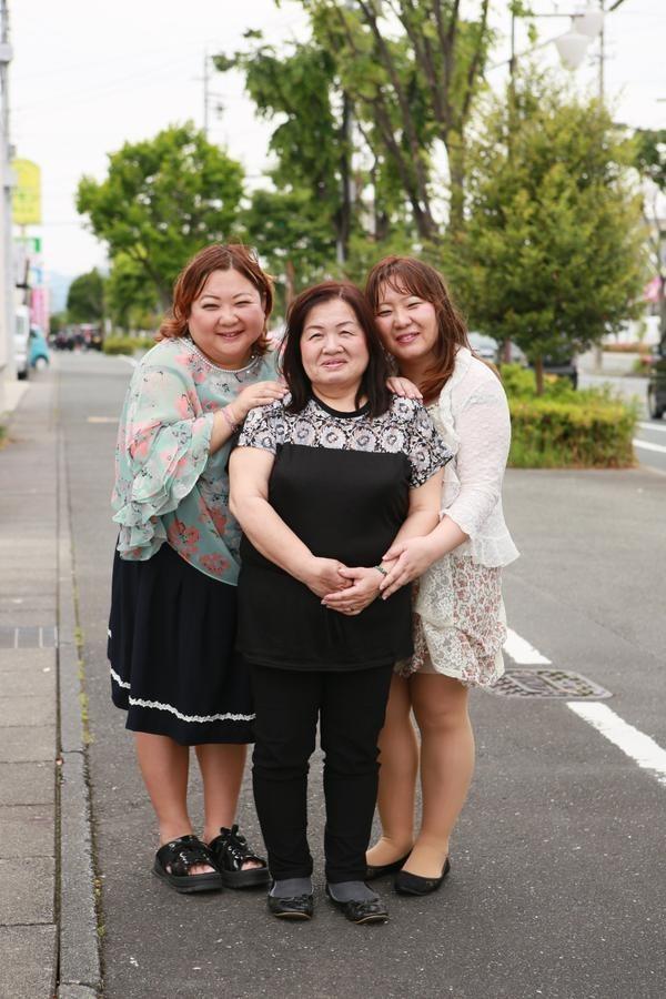 富田姐妹闖出名號，之前業者宣布她們要帶著女兒共同演出。（翻攝自PTT）