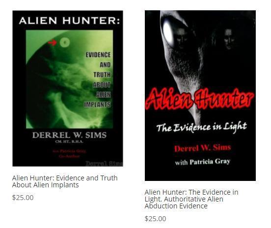 德雷爾有多本關於外星人的著作。（翻攝Derrel Sims個人官網）