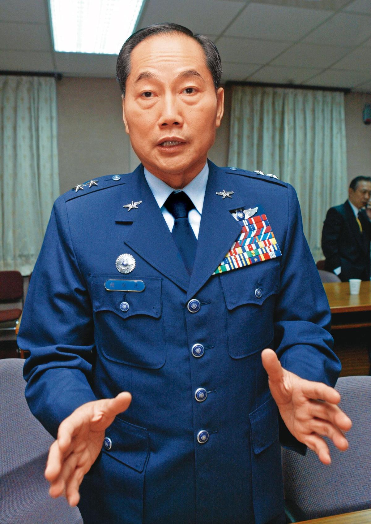 前空軍司令、退役二級上將沈國禎曾2度赴中國廣州球敘，並與當地國安官員碰面，成中共吸收目標，一併遭檢調約談。（聯合知識庫）