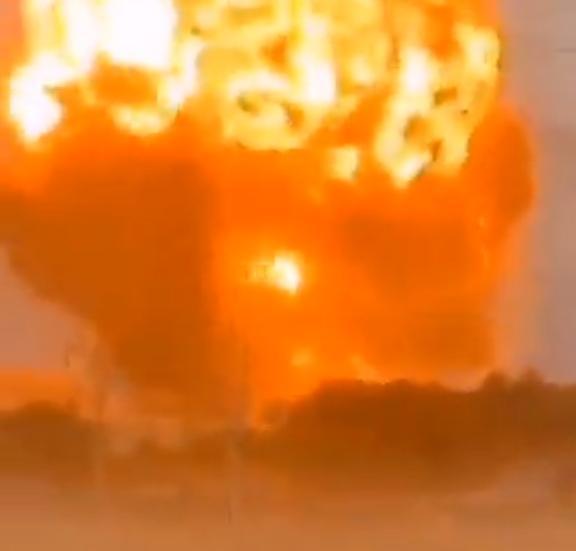 IS認犯案！喀布爾機場爆炸逾百死 「蕈狀火球」衝天畫面曝光