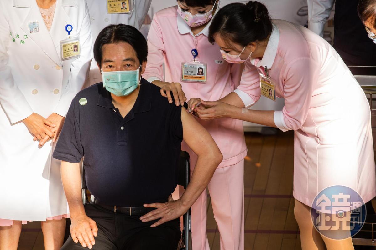 副總統賴清德在8月27日接種高端疫苗第一劑。