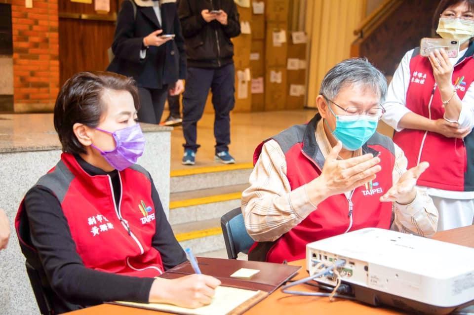 黃珊珊（左）今日於臉書表示，劍潭檢疫所234間房的量能。（翻攝自黃珊珊臉書）