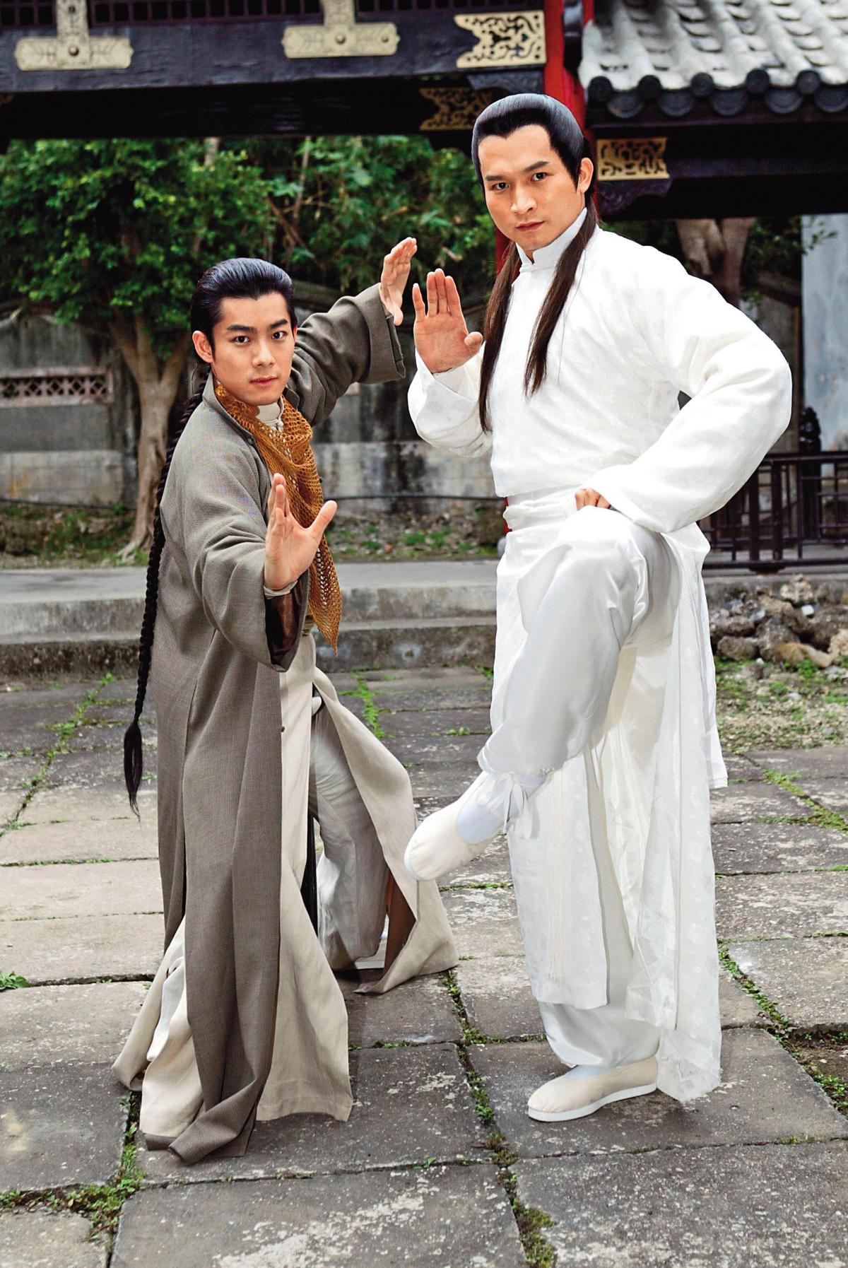 秦楊（右）曾和施易男（左）在民視合作古裝電視劇《八兩金》。（東方IC）