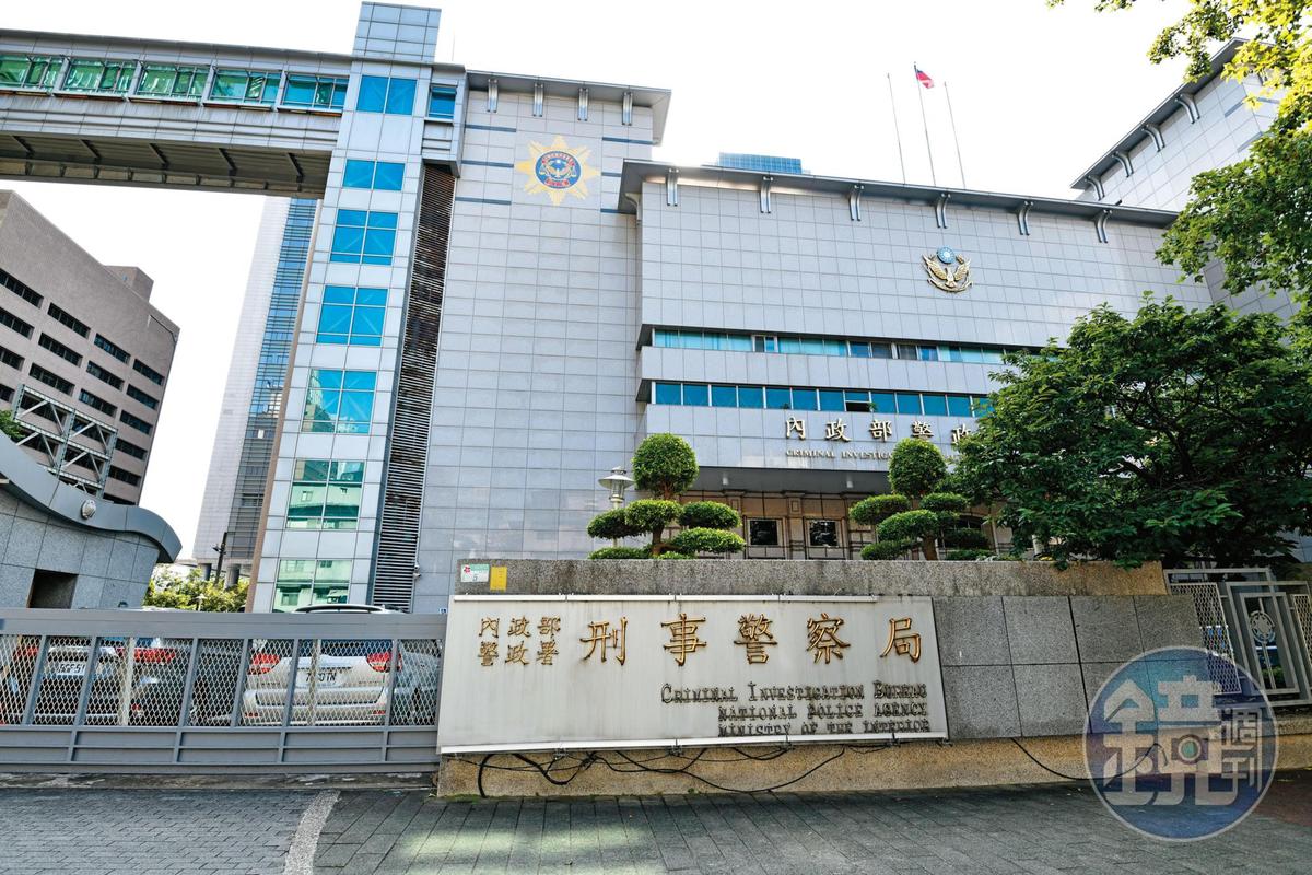 刑事局深入分析朱立安的海外金流，將她移送台北地檢署複訊，已由法院裁定羈押禁見。