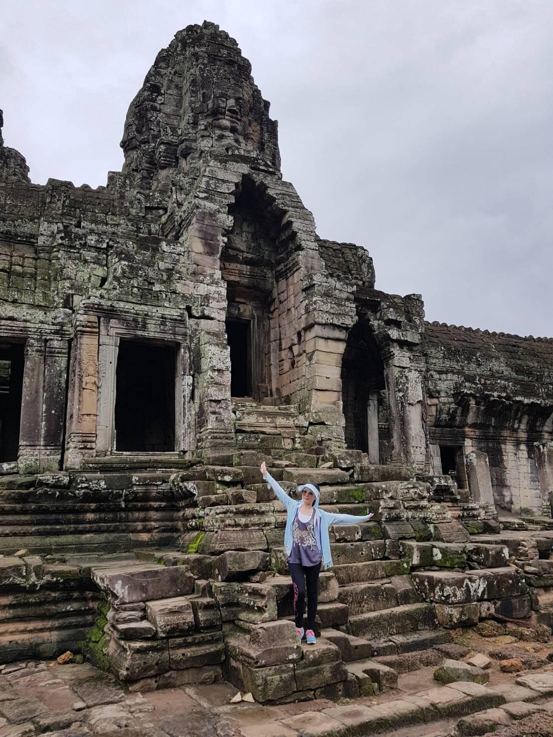 ▼呂文婉先前到訪柬埔寨，和許多美景合照。（圖／翻攝呂文婉臉書）