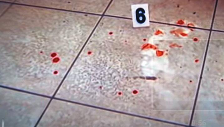 鑑識人員在混亂的現場過濾出11個血點，研判是凶手左手受傷留下