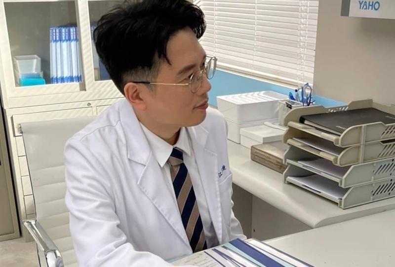 外科名醫江坤俊過去常在網路上分享個案故事。（圖／翻攝自江坤俊臉書）