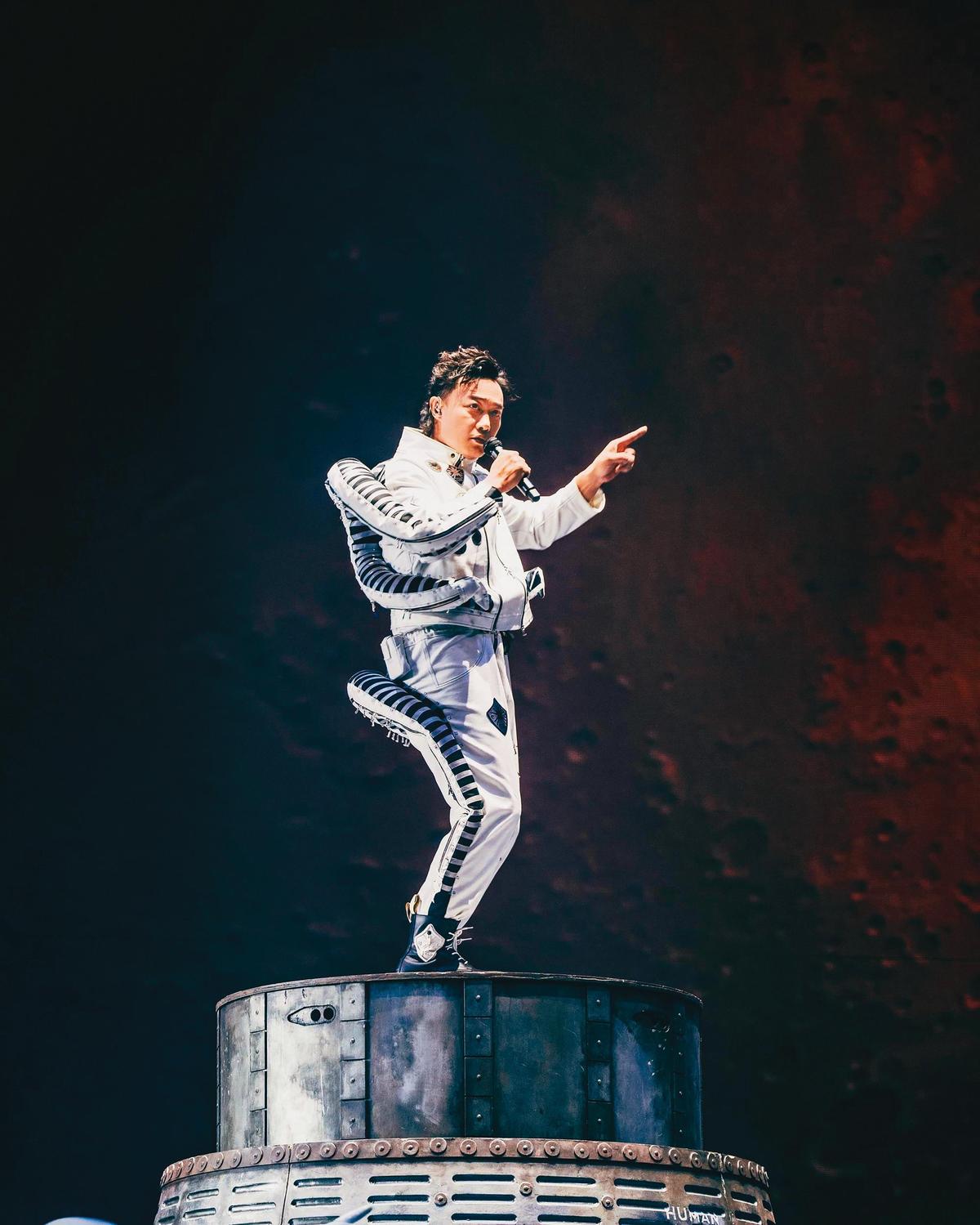 陳奕迅在紅磡舉辦了27場「FEAR AND DREAMS」演唱會，口碑、票房皆佳。（圖／環球唱片提供）