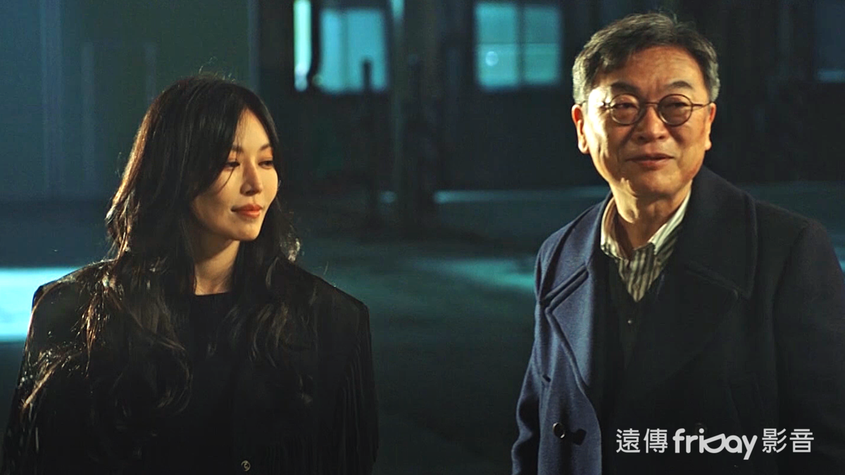 金素妍（左）以彩虹運輸「1號司機」角色登場拯救大家。（friDay影音提供）