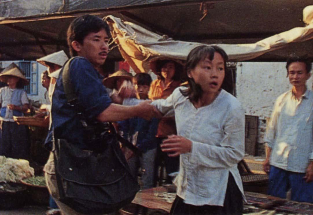 ▼林子祥飾演的日本記者在認識馬斯晨飾演的「琴娘」後，才知道以前以為的越南人民生活幸福是政府安排的假象。（圖／華映提供／鏡週刊）