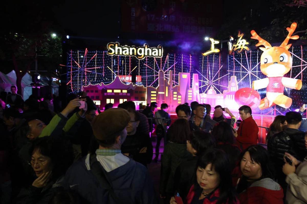 蔣萬安邀請上海方明年出席台北燈節。圖為2017年台北燈節上海燈區。（圖／台北市政府提供）