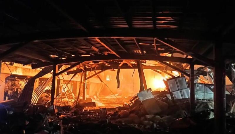明揚國際火警後遭起底是血汗工廠。（圖／消防局提供）